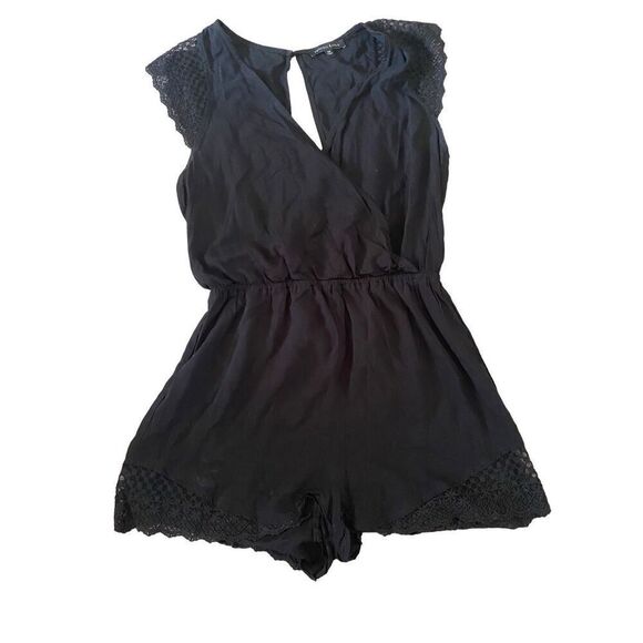 Kendall And Kylie Floral Romper Casual Summer Everyday Preppy Lightweight - Picture 1 of 8